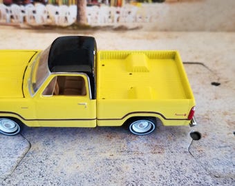 Christmas ornament 1972 Dodge Adventurer S.E. pickup truck die cast ornament, Farm Classic truck, 4x4 accessories rear view mirror Muscle