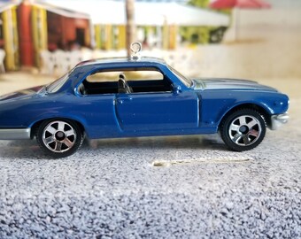 Christmas ornament, 1977 Jaguar XJ6C ornament, car accessories, car mirror charm hanger dangler, die cast luxury Adorno style dream Exotics
