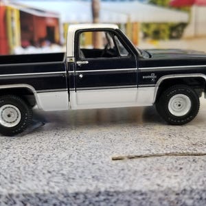 Christmas ornament, 1985 Chevy Silverado 10 Fleetside Pickup truck ornament,  Die cast Truck Accessories, Truck mirror charm,  Squarebody