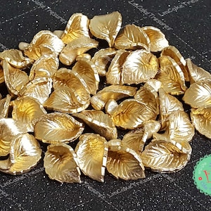 Gold Fondant Leaves - Metallic Fondant Leaves - Leaves for Cakes or Cupcakes Toppers - Rose Leave - Edible leaves