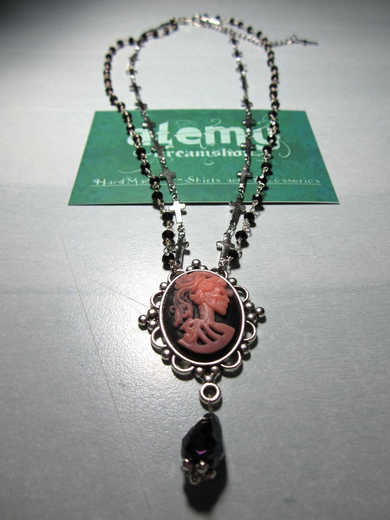 Lady/'s Skull Collanina con Dama rosa a fondo nero