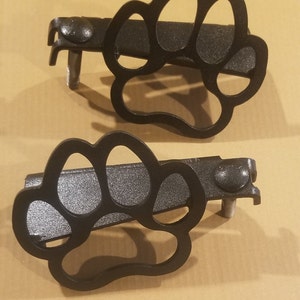Foot pegs