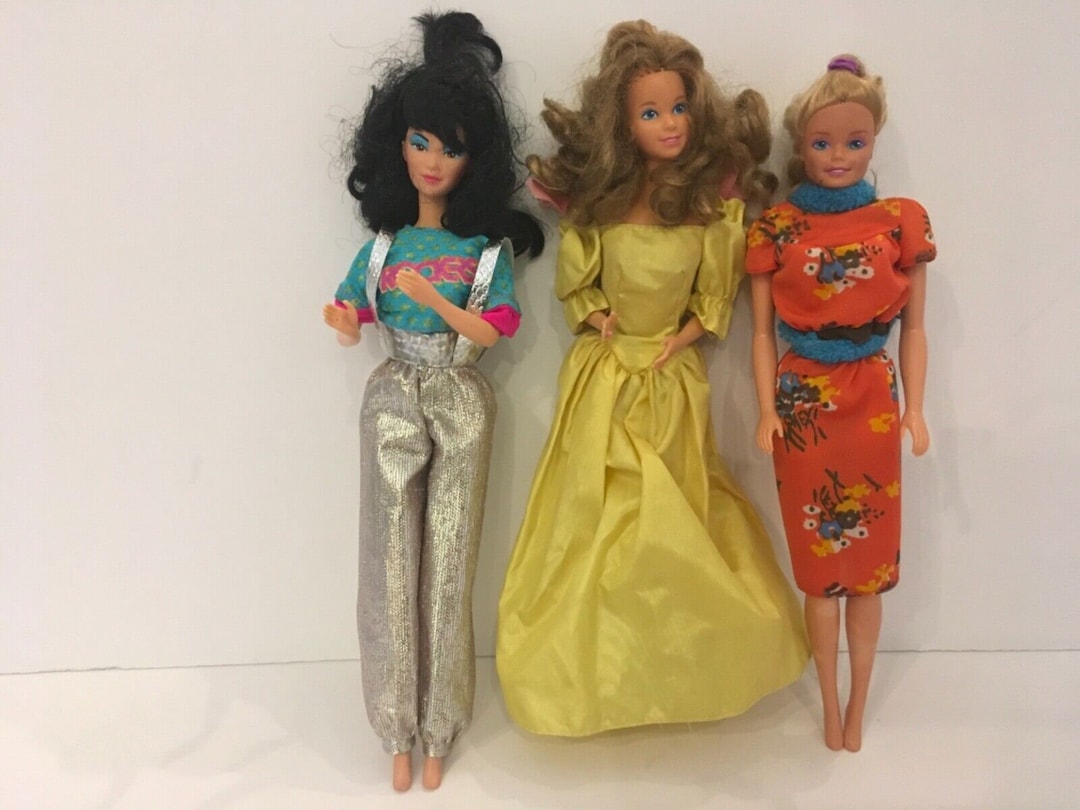 Lot of Mattel Barbies 1970’s Twist N Turn Bent Knee Dolls