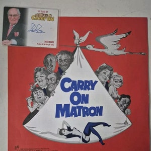 Brochure Carry On Matron-promotieoverzicht en Peter Rogers-handtekeningkaart