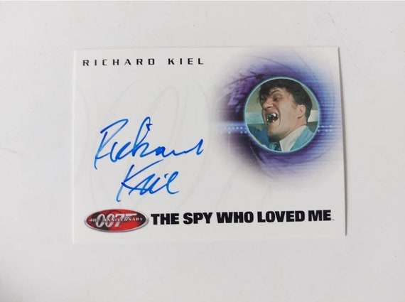 007 ジェームズ ・ボンド ロジャー・ムーア 直筆サイン カード 007