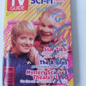 Star Trek Voyager TV Guide Signed Autographed By Ethan Phillips Neelix 1999
