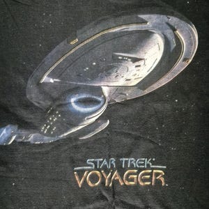 Vintage 90&#39;s 1995 Star Trek USS Voyager T-Shirt Unisex XL