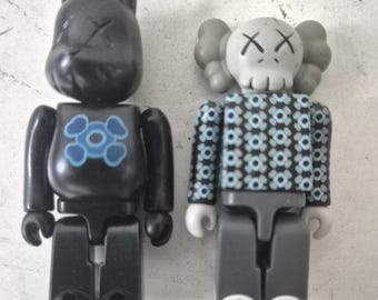 Bearbrick KAWS TENSION 100+400% Medicom Toy - Etsy