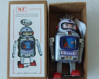 ビンテージ ブリキ メタル 宇宙飛行士 ゼンマイ式 新品 キー付き MS476 大人のおもちゃ コレクター