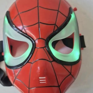 Spiderman 2 Light Up Replica Mask  2004 Toybiz Rare *Read&quot;
