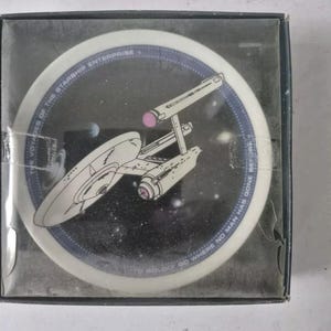 Star Trek USS Enterprise NCC-1701-D Plate & Stand Hamilton Paramount 1991 *Read*