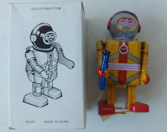 Vintage Tinplate Metal Diver Wind Up New With Key M297 Adult Toy Collector