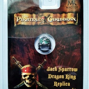 Disney Pirates of the Caribbean Replica Jack Sparrow Dragon Ring Master Replicas