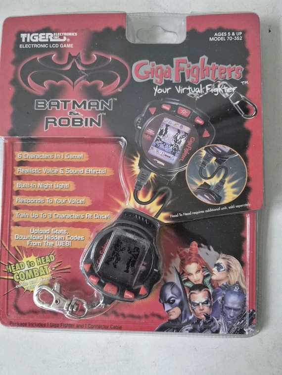 Batman & Robin Giga Fighters Tiger LCD Electronic Game 1998 Vintage