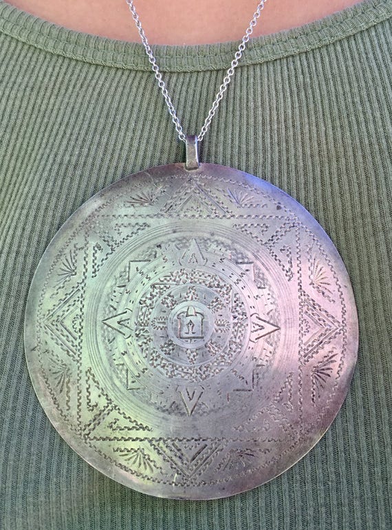 Vintage Mayan Calendar Necklace - image 3