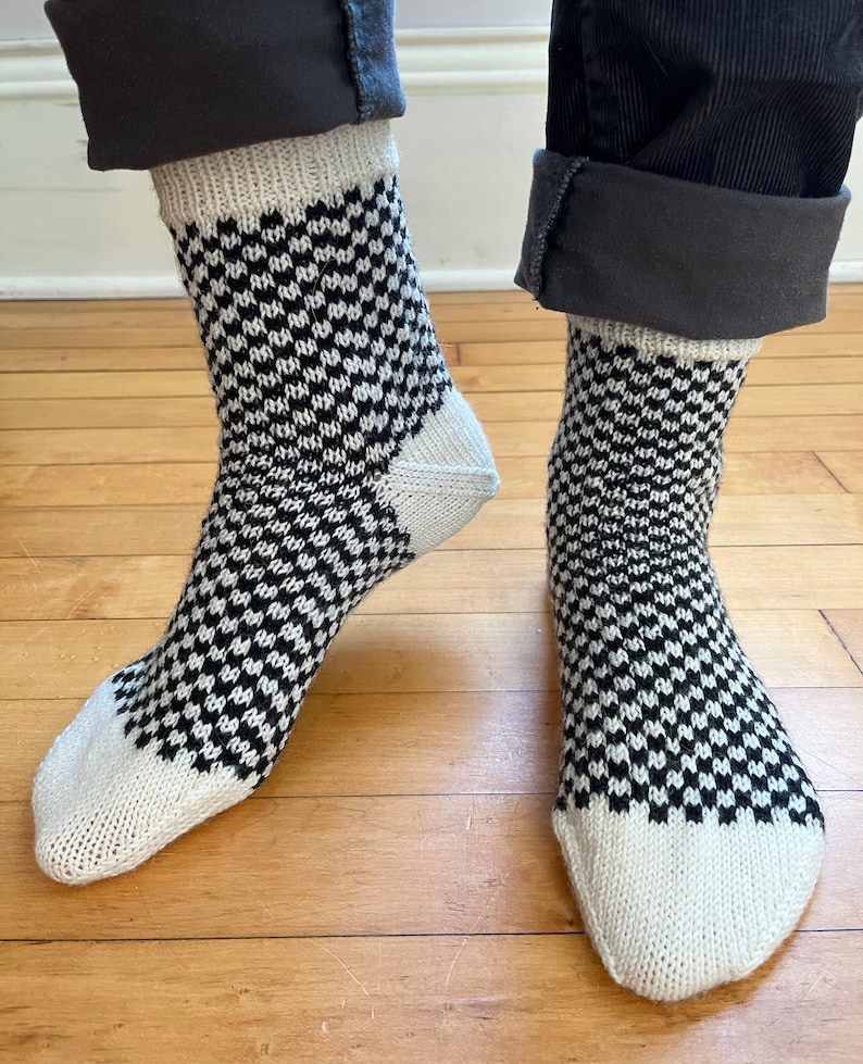 PDF PATTERN: Checkered Skate Socks Knitting Pattern // Stranded Colorwork Knitting image 2