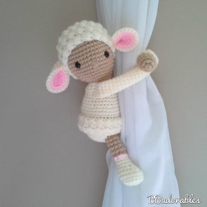 Vanilla - Girly Lamb curtain tieback crochet PATTERN, right or left tieback pattern PDF - Oveja Abraza Cortinas - by BBadorables