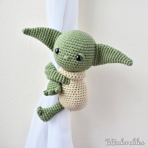 Baby Yda curtain tieback CROCHET PATTERN, right or left Yoda tieback pattern PDF Yoda Abraza Cortinas by BBadorables image 4