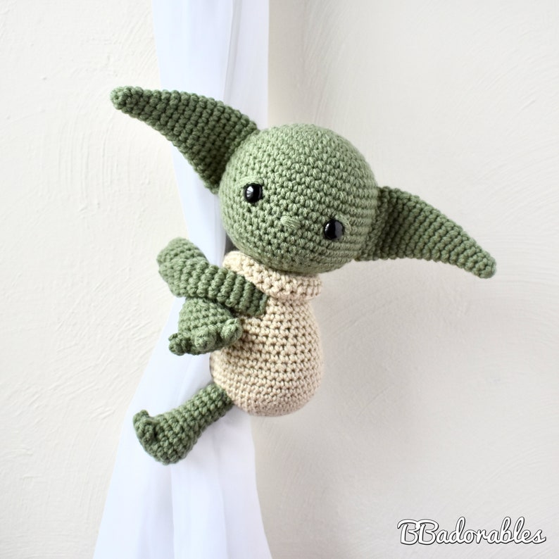 Baby Yda curtain tieback CROCHET PATTERN, right or left Yoda tieback pattern PDF Yoda Abraza Cortinas by BBadorables image 5