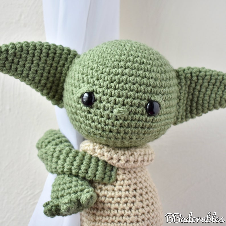 Baby Yda curtain tieback CROCHET PATTERN, right or left Yoda tieback pattern PDF Yoda Abraza Cortinas by BBadorables image 8