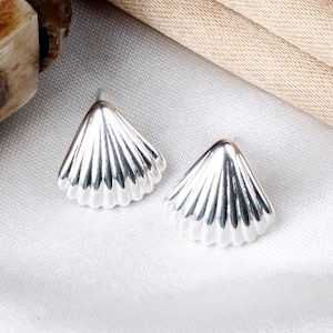 925 Sterling Silver Studs, Shell Stud Earring, Sea Shell Stud Earrings, Dainty Shell Studs, Seashell Studs Earrings, Labor Day Sale