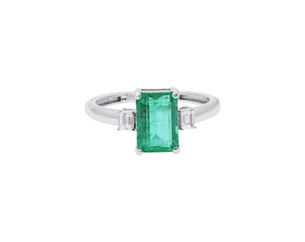 Emerald & Diamond : 18k White Gold Ring