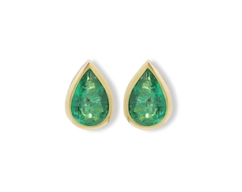 Green Emerald Stud Earring : 9k Yellow Gold