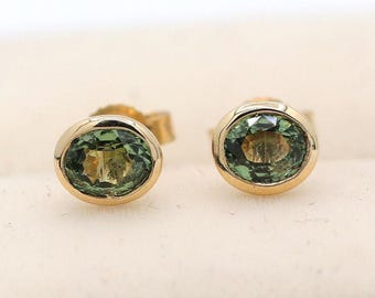 14K Yellow Gold Green Sapphire Earring