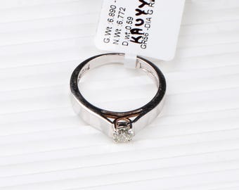 White Diamond Ring : 18k White Gold