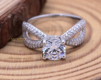 Anillo de plata de ley con circonita cúbica