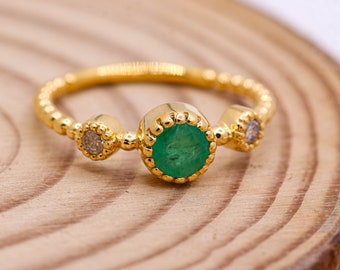 Green Emerald Diamond Ring : 925 Sterling Silver
