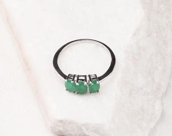 Green Emerald Oval Faceted Gemstone : 925 Sterling Silver Ring