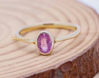 Pink Sapphire Gemstone Ring : 14K Yellow Gold