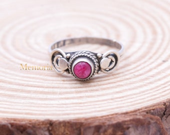 Natural Ruby Ring: 925 Sterling Silver