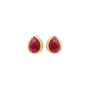 Ruby Tiny Ruby Post örhänge: 9k gult guld