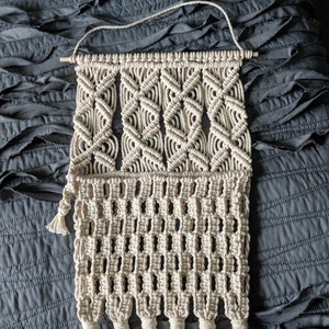 Macrame Organization Storage Pouch Wall Hanging