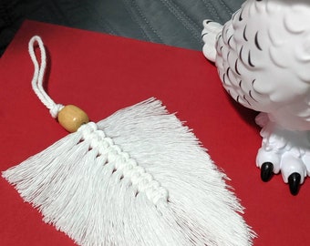 Macrame Feather Purse Tag
