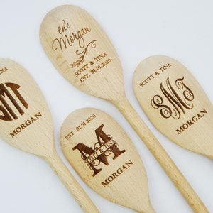 Douche de mariée Cuillère personnalisée, cuillère en bois gravée de mariage, faveurs de partie de cuisson, Chili Cook Off, cadeaux de cuisine de mariée de faveurs, cadeau de chef