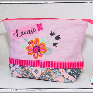 Toiletry bag with name and desired motif Unique toiletry bag Children's bag Wash bag Flower Cosmetic bag Bag Travel diaper bag image 1