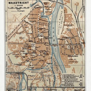 Plan de la ville de MAASTRICHT, PAYS-BAS 1910 petite carte couleur ancienne matée