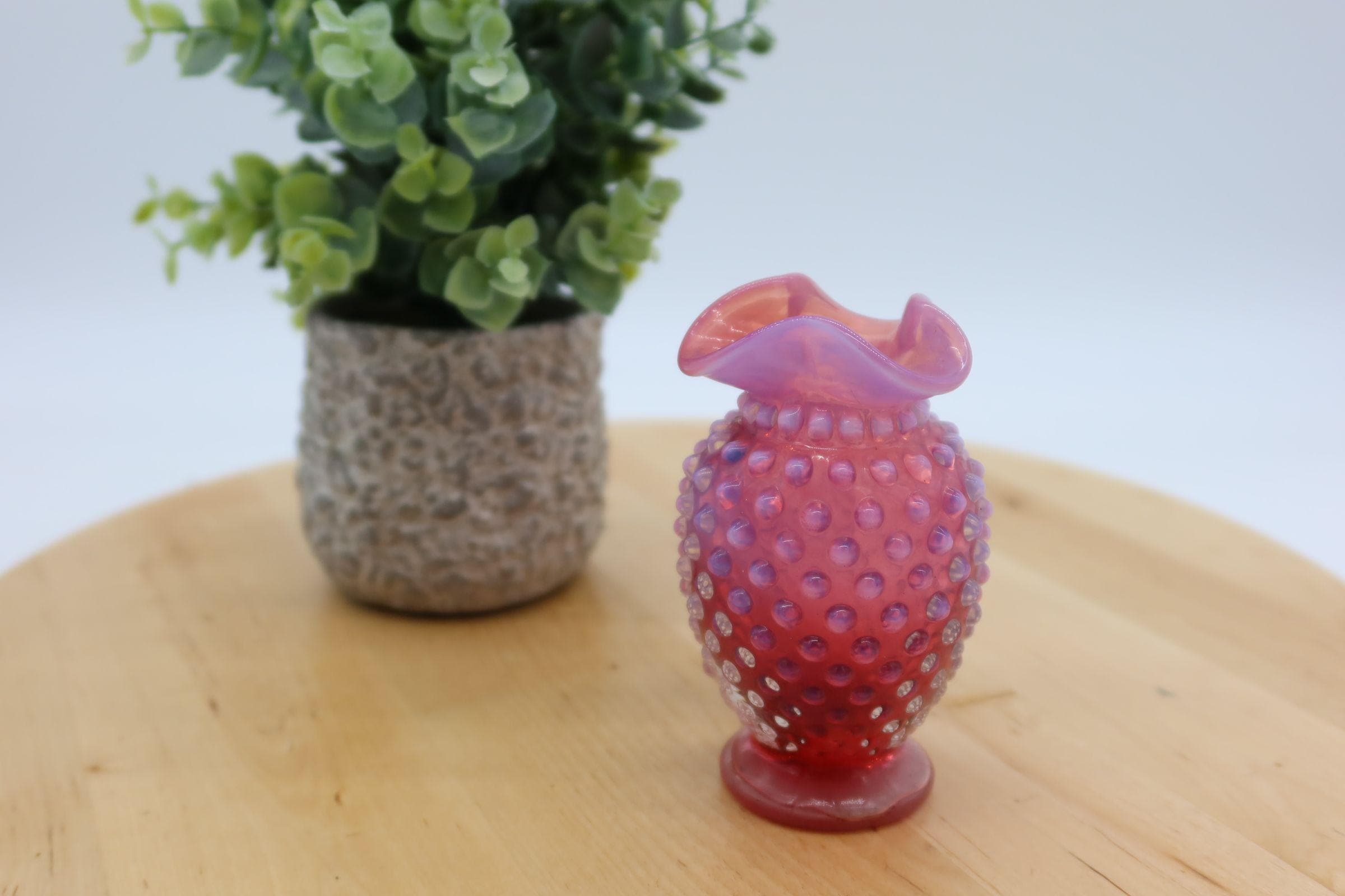 フェントン　クランベリー　オパールセント　ホブネイル　ミニ　フラワーベース アンティーク フェントン クランベリー オパールセント ミニチュア