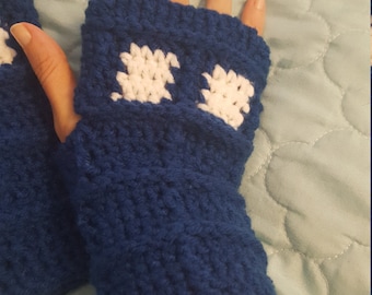 Police Call Box Fingerless Gloves, PATTERN ONLY, tardis, dr who, doctor who, T.A.R.D.I.S, crochet pattern