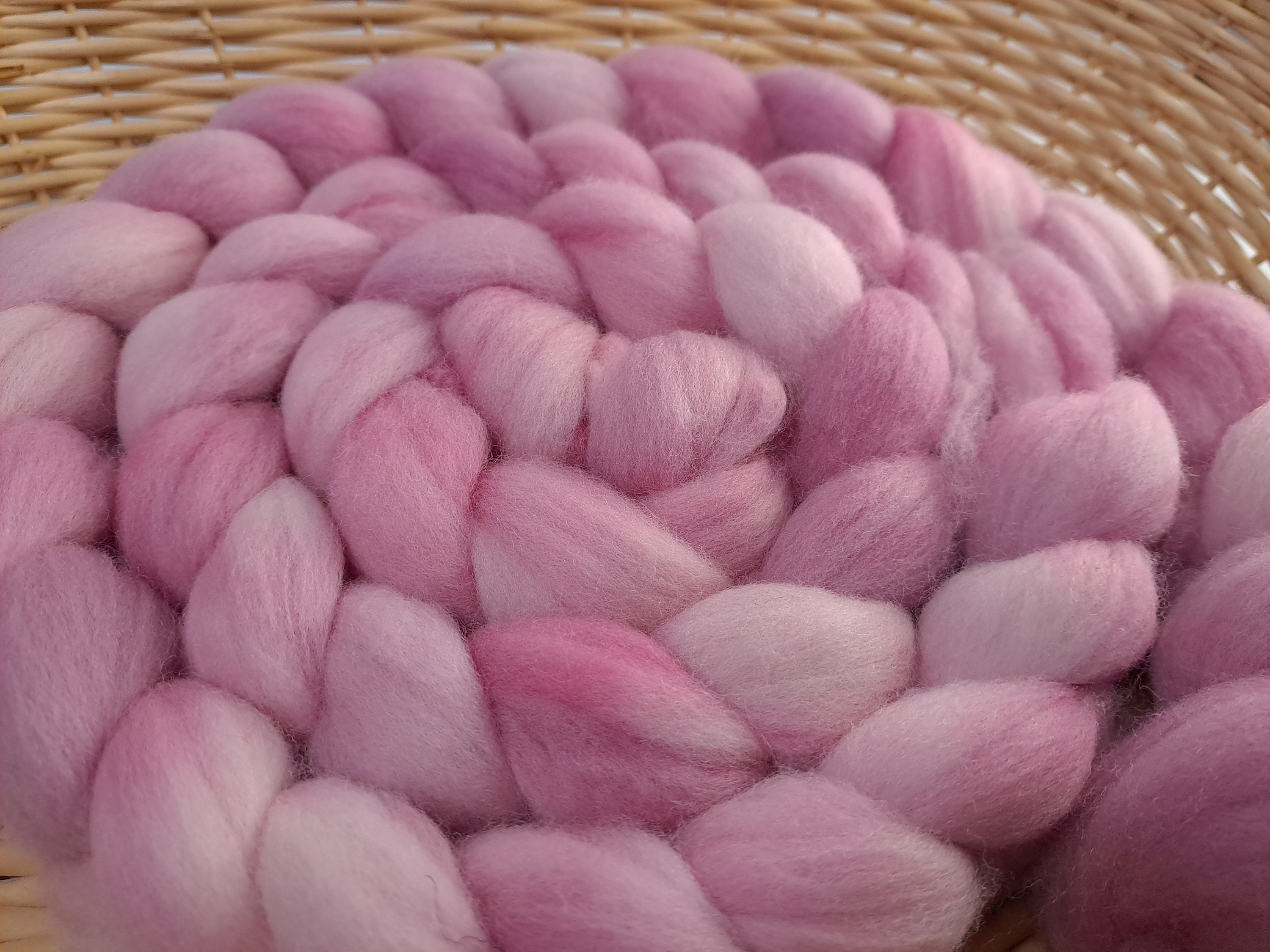Pink Grapefruit Needle Felting Wool Roving Wet Felting, Weaving, Spinning,  Fiber Art Supplies 1 Oz. 