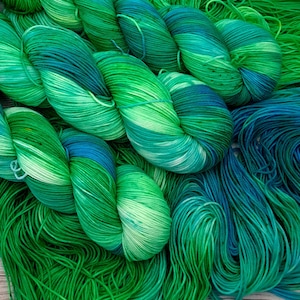 Lucky Clover, Sock yarn, hand dyed sock yarn, merino yarn, superwash sock yarn, speckle sock yarn,  wool nylon sock yarn, fingering yarn