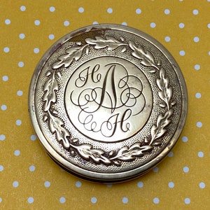Ornate Harriet Hubbard Ayer Brass Rouge Compact