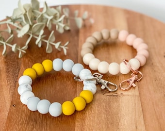 Customizable Silicone Bead Wristlet Keychain: Personalized Colors