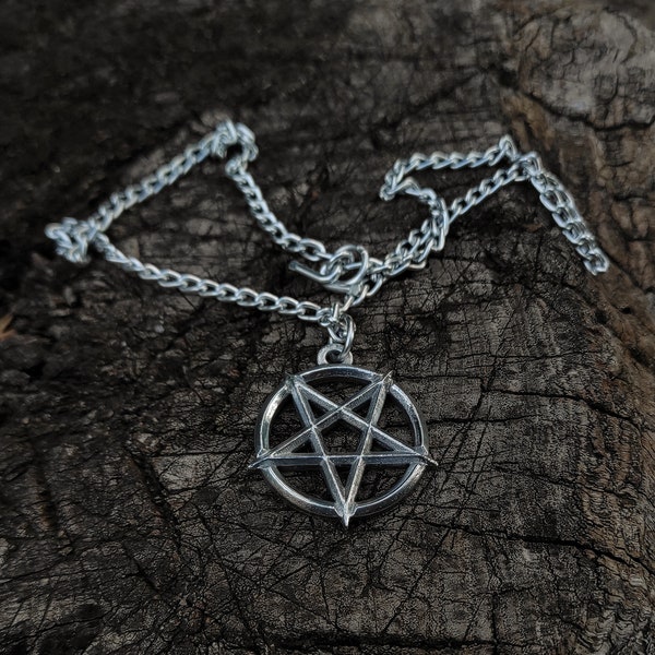 Satanic inverted pentagram curb chain necklace , black metal jewelry , left hand path ritual pentacle , devil calling valentine's day gift