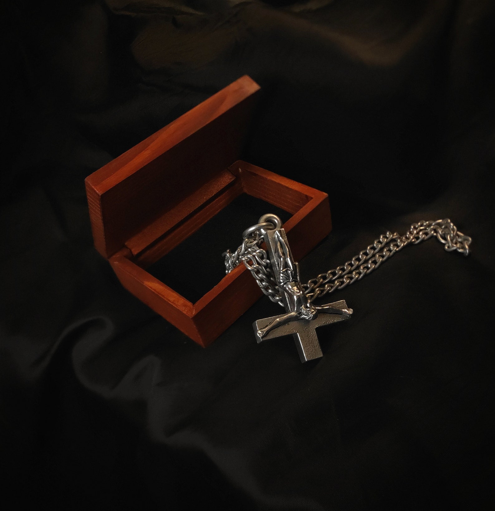 Big Inverted Crucifix Necklace , Giant Curbed Chain Upside Down Cross ...