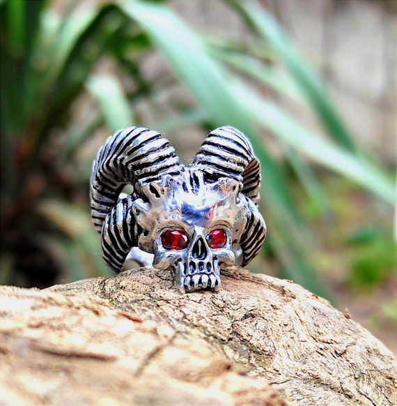 Demon skull ring best sale