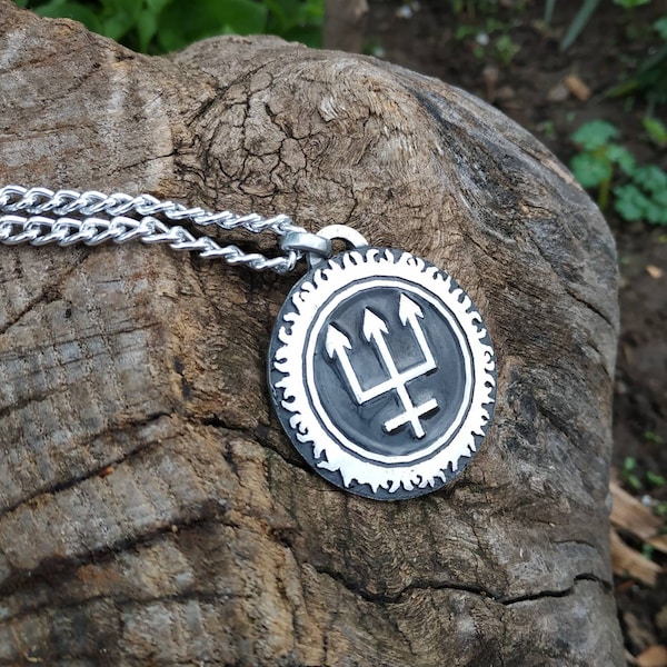 Black Metal Dreizack Anhänger Lucifer Thelema Halskette, satanischer dunkler Schmuck, Hexengeschenk für ihn, wesentliche Hexenmeister Ornamente in Silber